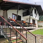 пауновата къща *