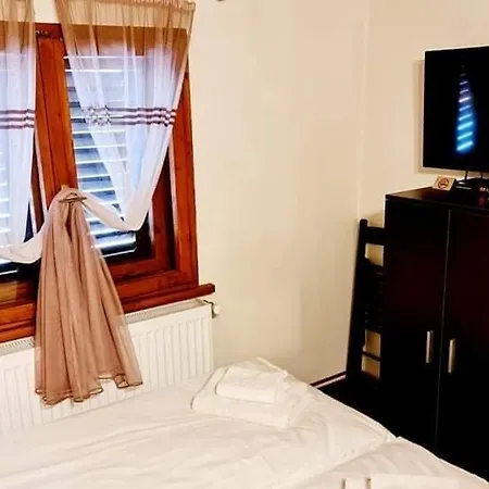 Луксозна вила пауновата къща Asikoria