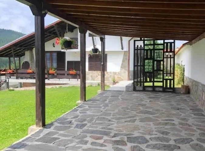 пауновата къща *