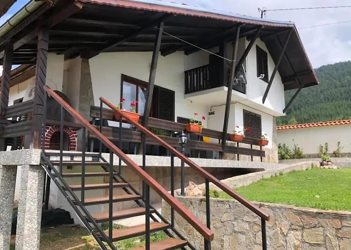 пауновата къща *