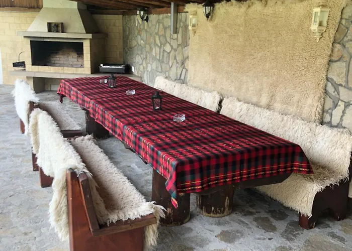 пауновата къща