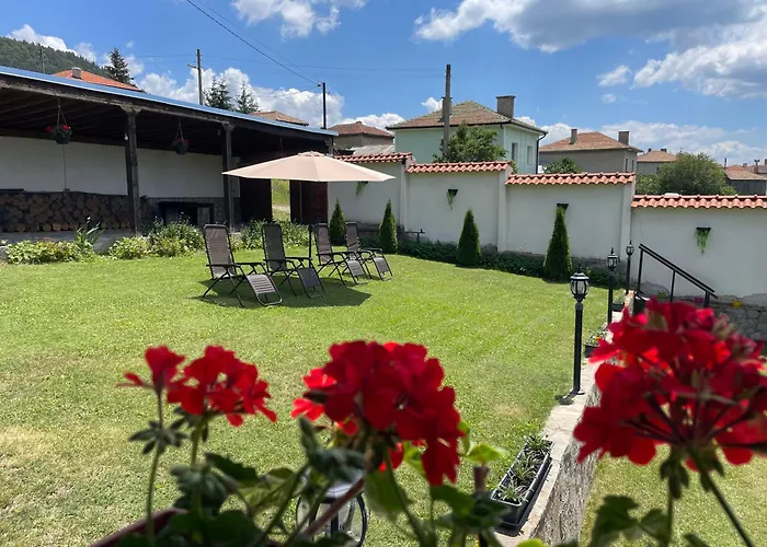 пауновата къща Asikoria