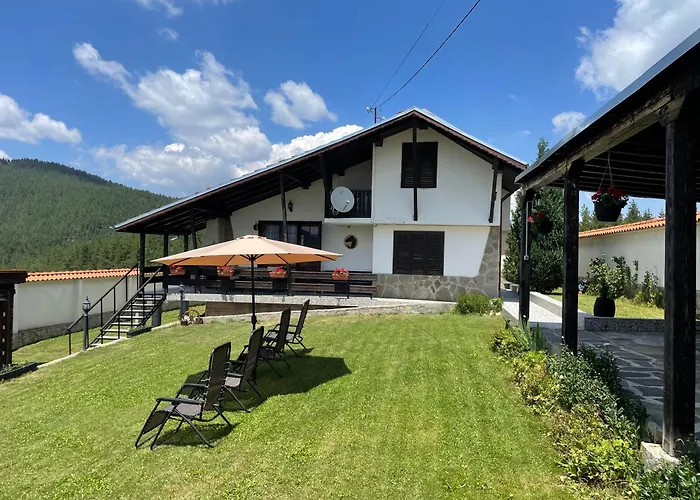 пауновата къща